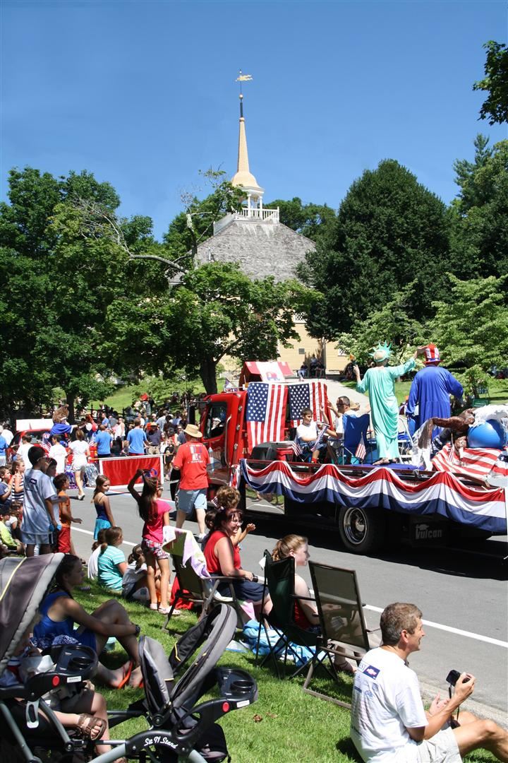 The floats pass by Old Ship Church